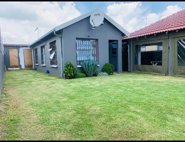 3 BEDROOM HOUSE FOR SALE IN FLEURHOF